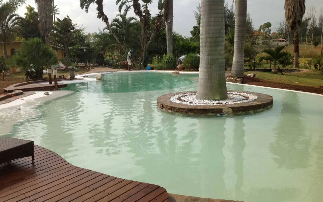 Construcao piscina luxo comporta 12