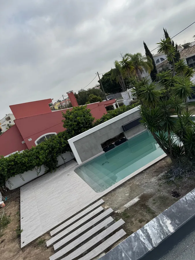 Construcao piscina luxo comporta 19